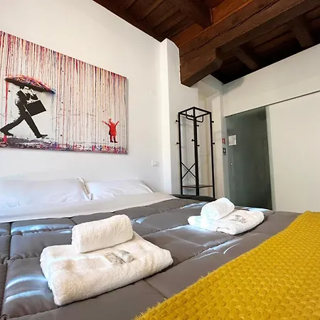 15th Century Loft - Centre Apartment *