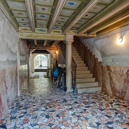 15th Century Loft - Centre * Verona
