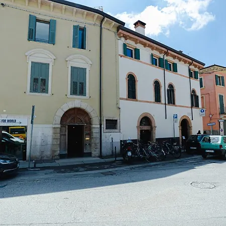 15th Century Loft - Centre דירה